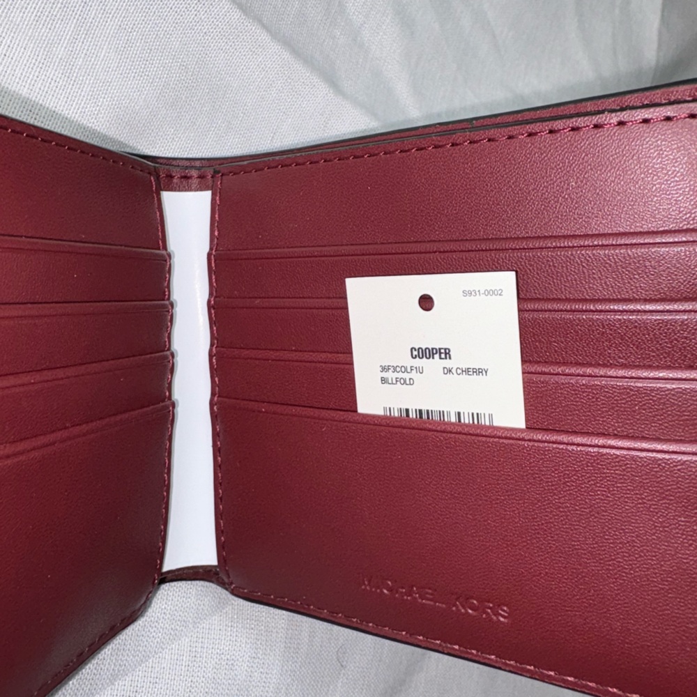 Michael Kors Bi-fold Wallet NWT - Picture 6 of 10